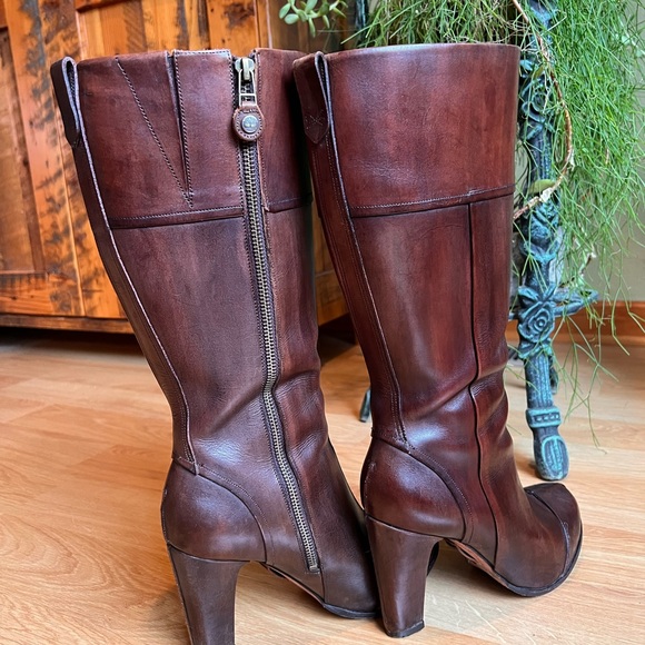 Timberland - Heeled Dark Brown Leather Boots Mid-Calf Height - Size 8 - Picture 5 of 16